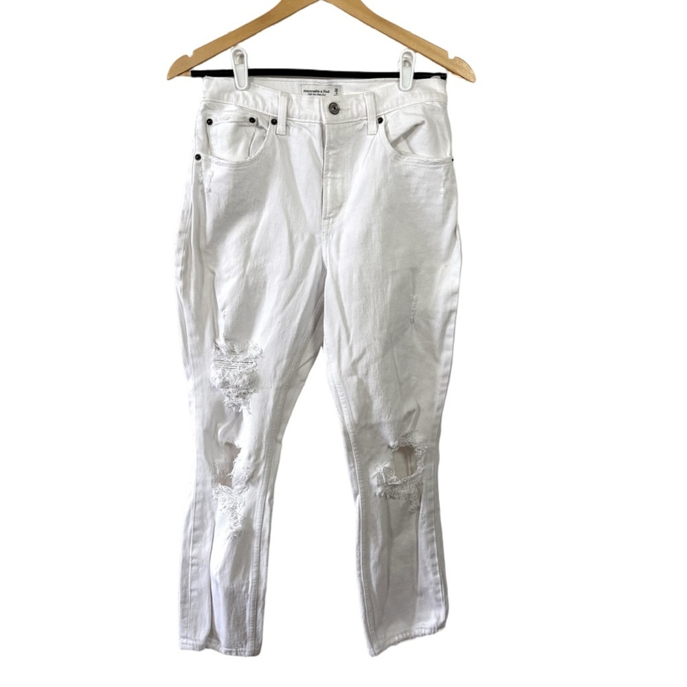 Abercrombie & Fitch High Rise Mom Jeans White Distressed Size 26
